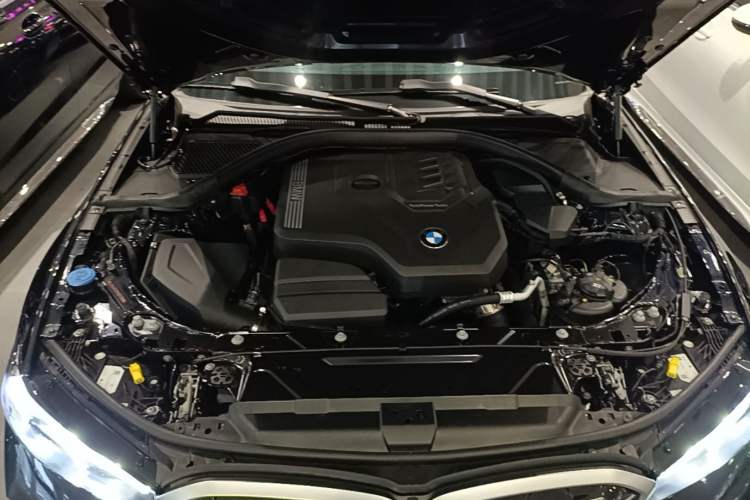 Used BMW 3 Series 2023 325i M Sport Package Engine Bay