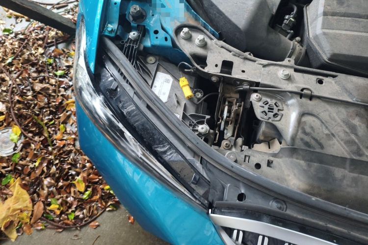 Used BMW 3 Series 2023 320Li M Sport Package Engine Bay Right