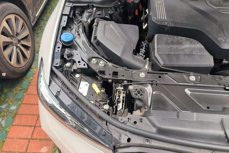 Used BMW 3 Series 2023 325Li M Sport Night Edition Package Engine Bay Right