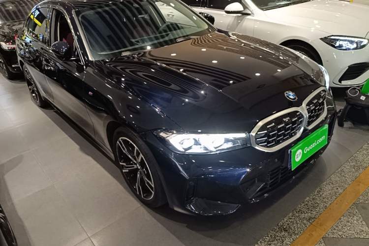 Used BMW 3 Series 2023 325i M Sport Package Front Right 45 Deg