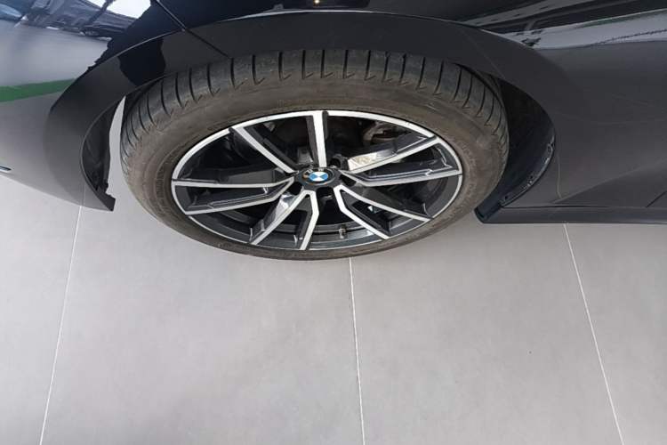 Used BMW 3 Series 2023 320Li M Sport Package Left Front Wheel Hub