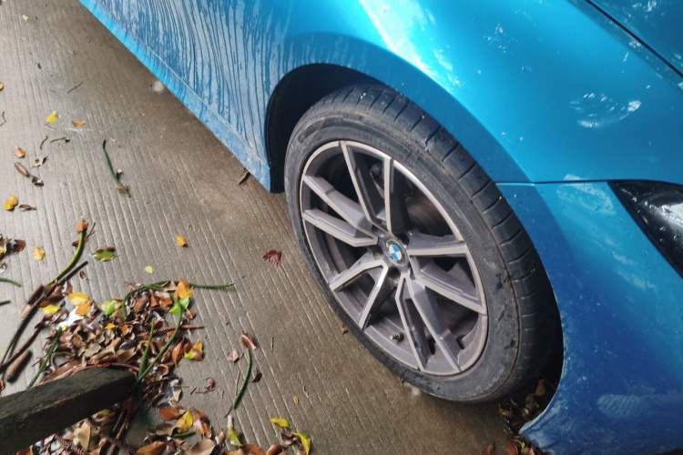 Used BMW 3 Series 2023 320Li M Sport Package Right Front Wheel Hub