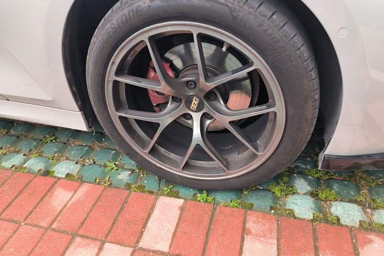 Used BMW 3 Series 2023 325Li M Sport Night Edition Package Right Front Wheel Hub