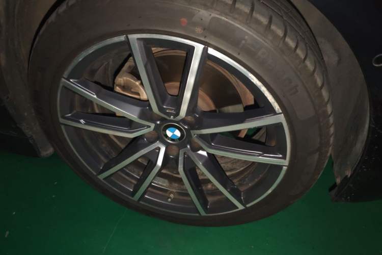 Used BMW 3 Series 2023 325Li M Sport Package Right Front Wheel Hub
