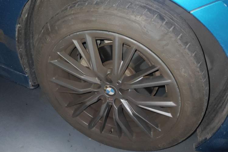 Used BMW 3 Series 2023 325Li M Sport Night Edition Package Right Front Wheel Hub