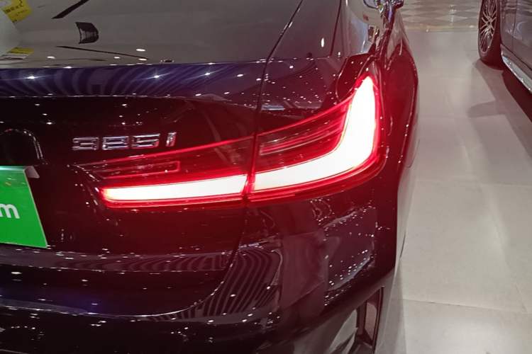 Used BMW 3 Series 2023 325i M Sport Package Right Rear Taillight