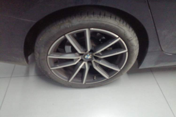 Used BMW 3 Series 2023 320Li M Sport Package Right Rear Wheel Hub