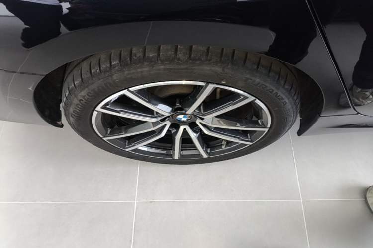 Used BMW 3 Series 2023 320Li M Sport Package Right Rear Wheel Hub