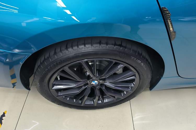Used BMW 3 Series 2023 325Li M Sport Night Edition Package Right Rear Wheel Hub