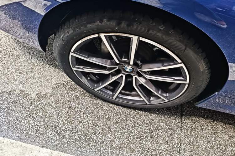 Used BMW 3 Series 2023 320Li M Sport Package Right Rear Wheel Hub