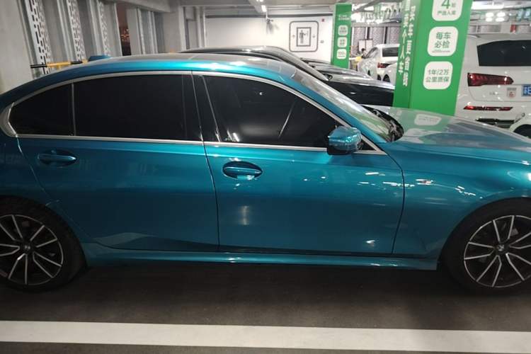 Used BMW 3 Series 2023 320Li M Sport Package Right Side