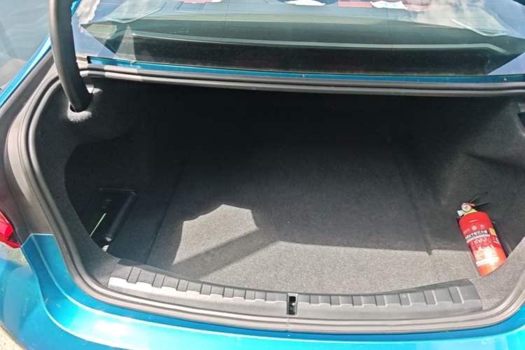 Used BMW 3 Series 2023 325i M Sport Night Edition Package Trunk