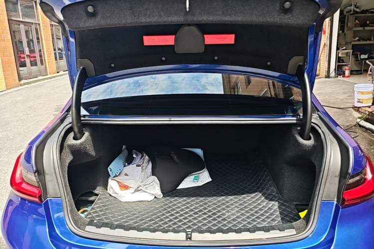 Used BMW 3 Series 2023 320Li M Sport Package Trunk