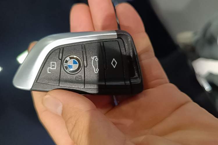 Used BMW 3 Series 2023 325i M Sport Package Vehicle Key