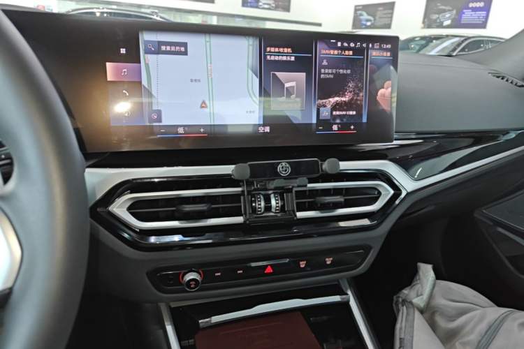 Used BMW 3 Series 2023 325i M Sport Night Edition Package Audio And AC Panel