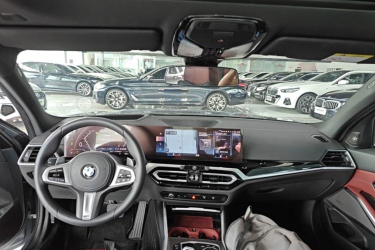 Used BMW 3 Series 2023 325i M Sport Night Edition Package Center Console