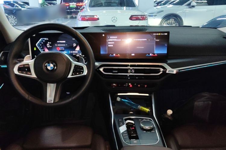 Used BMW 3 Series 2023 325i M Sport Package Center Console
