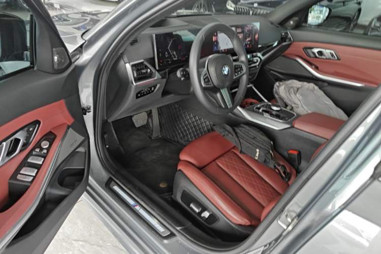 Used BMW 3 Series 2023 325i M Sport Night Edition Package Driver Seat