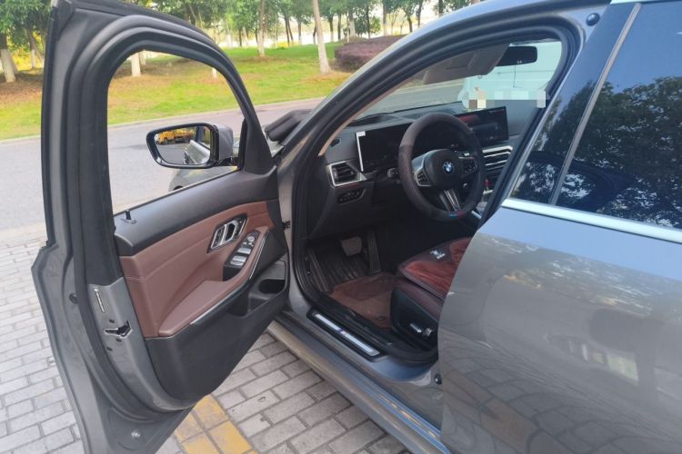 Used BMW 3 Series 2023 325i M Sport Package Driver Seat