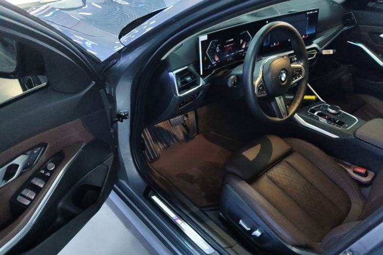Used BMW 3 Series 2023 325i M Sport Package Driver Seat