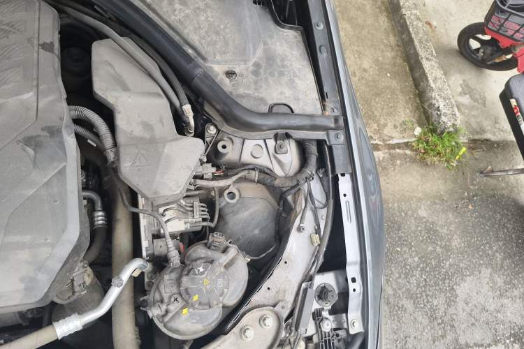 Used BMW 3 Series 2023 325Li M Sport Night Edition Package Engine Bay Left