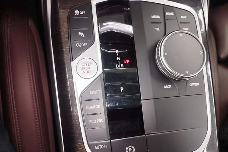 Used BMW 3 Series 2023 325Li M Sport Package Gear Lever