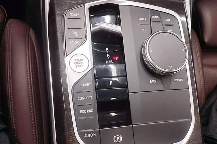 Used BMW 3 Series 2023 325Li M Sport Package Gear Lever