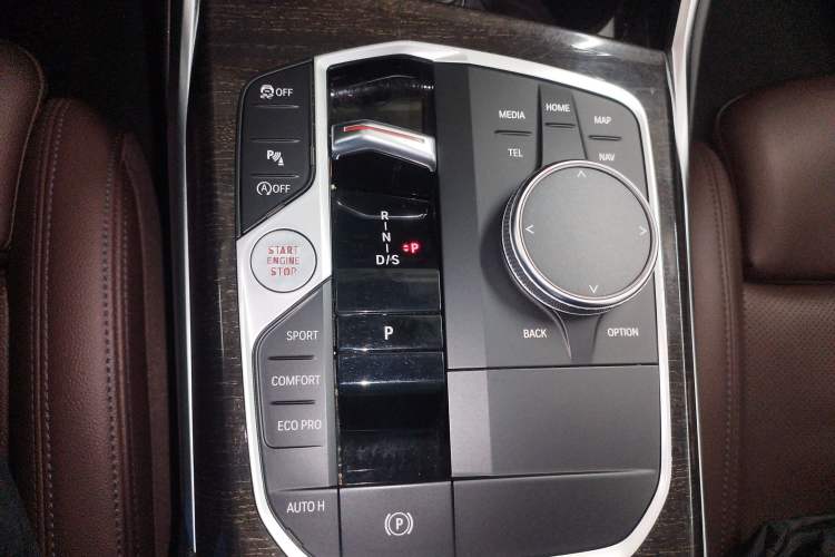 Used BMW 3 Series 2023 325Li M Sport Package Gear Lever