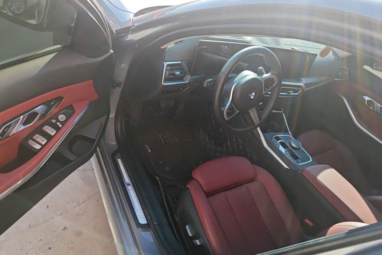 Used BMW 3 Series 2023 325i M Sport Package Interior 3