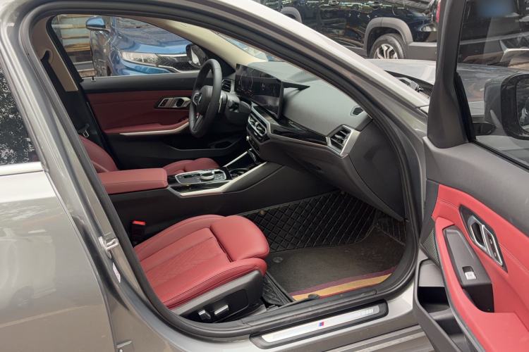 Used BMW 3 Series 2023 320Li M Sport Package Interior 7