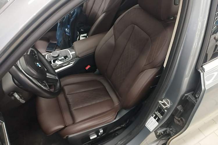 Used BMW 3 Series 2023 325Li M Sport Package Left Front Seat