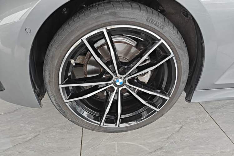 Used BMW 3 Series 2023 325i M Sport Night Edition Package Left Front Wheel Hub