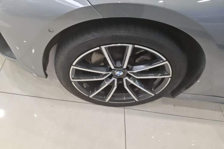 Used BMW 3 Series 2023 325Li M Sport Package Left Front Wheel Hub