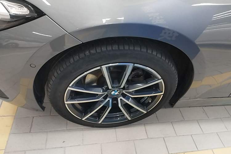 Used BMW 3 Series 2023 325Li M Sport Package Left Front Wheel Hub
