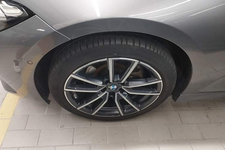 Used BMW 3 Series 2023 325Li M Sport Package Left Front Wheel Hub