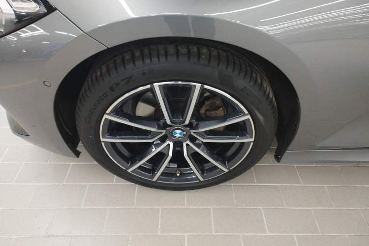 Used BMW 3 Series 2023 325Li M Sport Package Left Front Wheel Hub