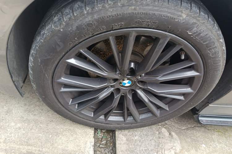 Used BMW 3 Series 2023 325Li M Sport Night Edition Package Left Front Wheel Hub