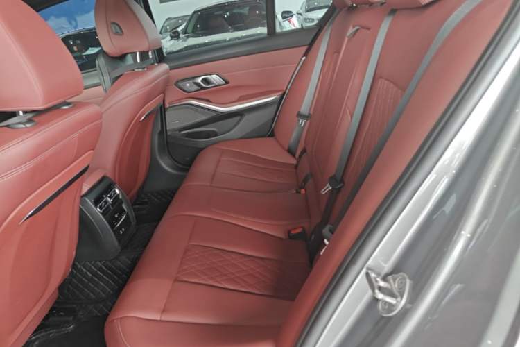 Used BMW 3 Series 2023 325i M Sport Night Edition Package Left Rear Seat