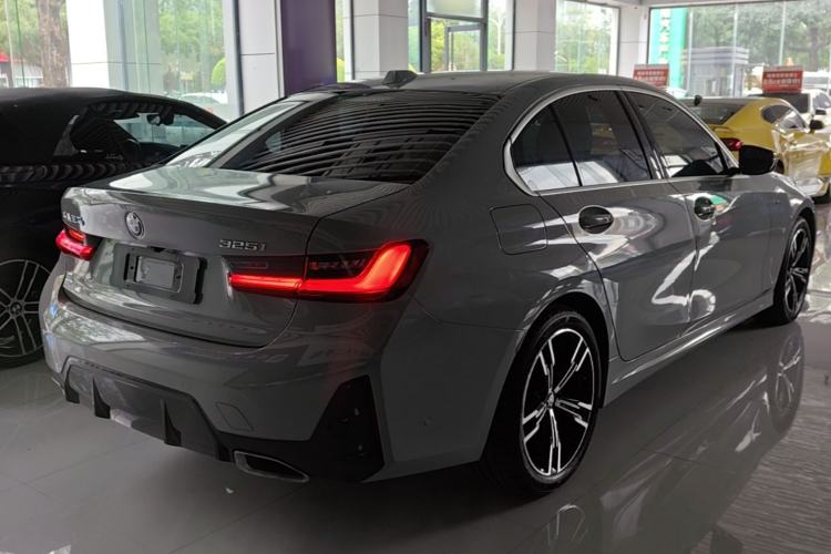 Used BMW 3 Series 2023 325i M Sport Package Rear Right 45 Deg