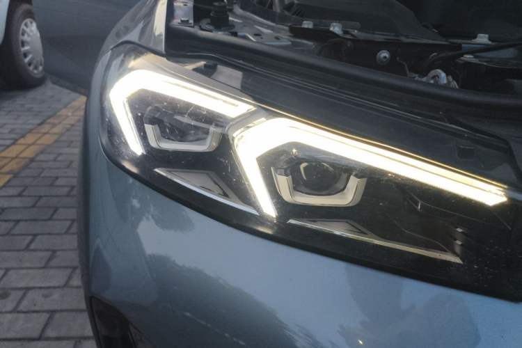 Used BMW 3 Series 2023 325i M Sport Package Right Front Headlight