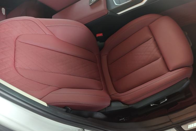 Used BMW 3 Series 2023 325i M Sport Package Right Front Seat