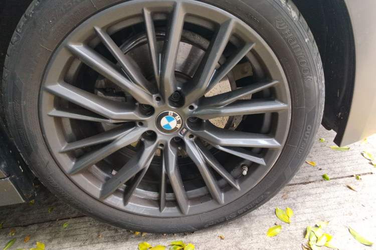 Used BMW 3 Series 2023 325i M Sport Night Edition Package Right Front Wheel Hub