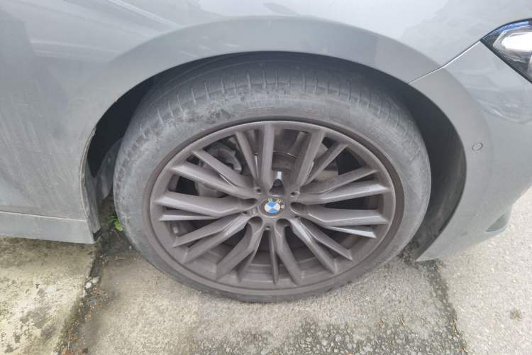 Used BMW 3 Series 2023 325Li M Sport Night Edition Package Right Front Wheel Hub