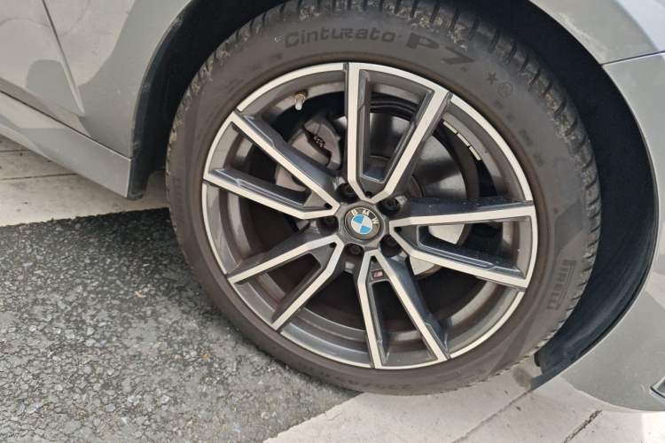 Used BMW 3 Series 2023 325Li M Sport Package Right Front Wheel Hub
