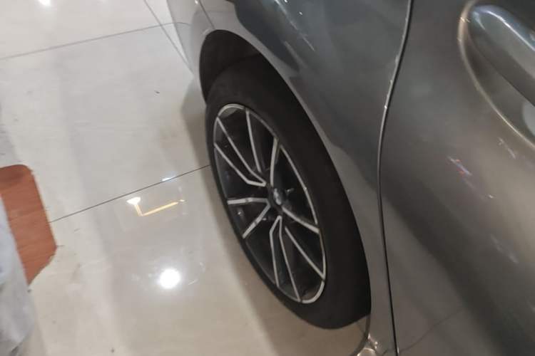Used BMW 3 Series 2023 325Li M Sport Package Right Rear Wheel Hub