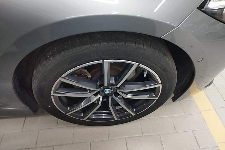 Used BMW 3 Series 2023 325Li M Sport Package Right Rear Wheel Hub