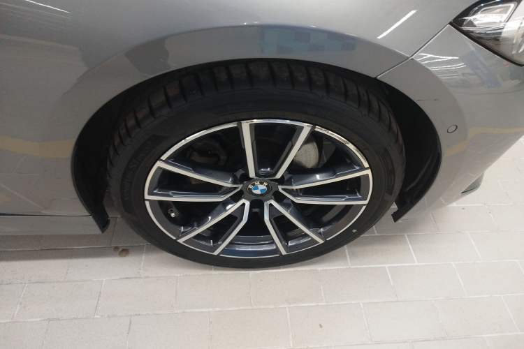 Used BMW 3 Series 2023 325Li M Sport Package Right Rear Wheel Hub