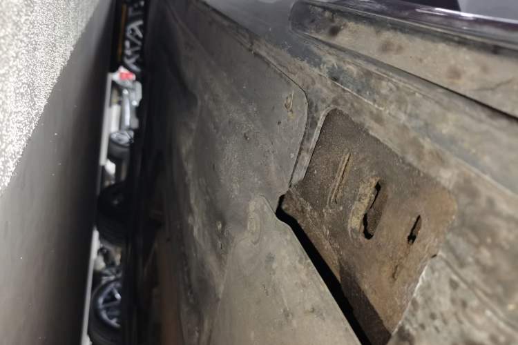 Used BMW 3 Series 2023 325Li M Sport Night Edition Package Right Side Sill