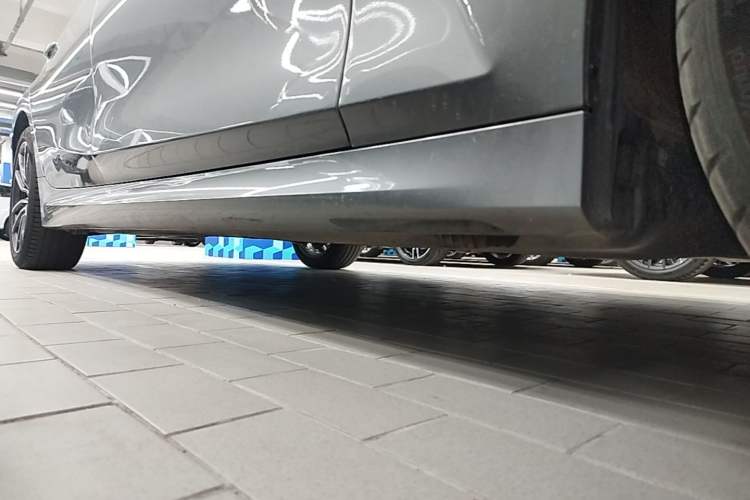 Used BMW 3 Series 2023 325Li M Sport Package Right Side Sill