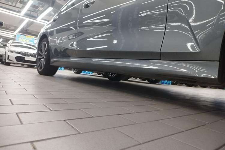 Used BMW 3 Series 2023 325Li M Sport Package Right Side Sill